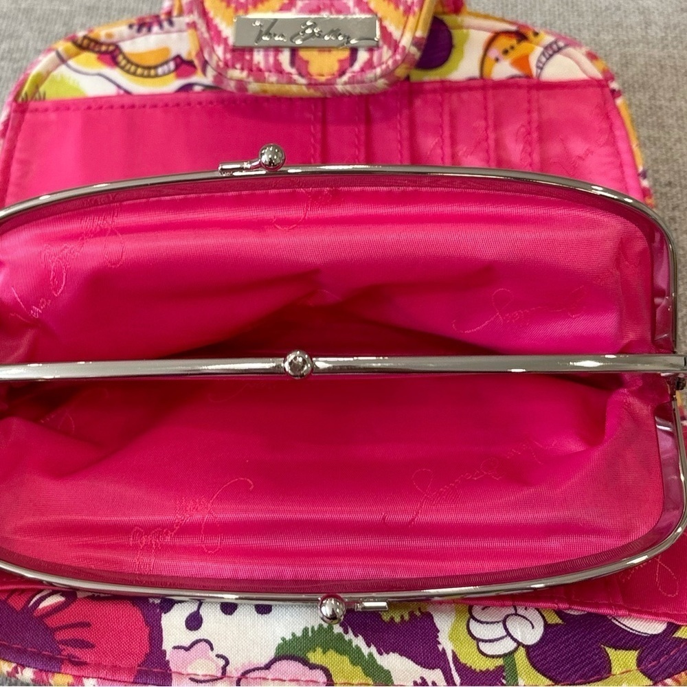 Vera Bradley Disney Bouncing Bouquet Snap n' Kiss Wallet - Picture 6 of 6